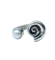 Anillo Agüita de Coco, joya de plata .925, con perla – Gabriela Sánchez