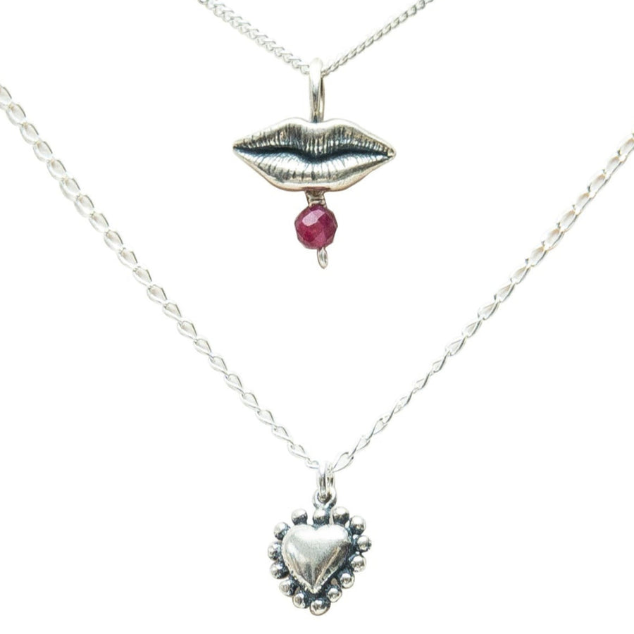 Set Besos en el Corazón, joya de plata .925, con rubí – Gabriela Sánchez (vista 3)