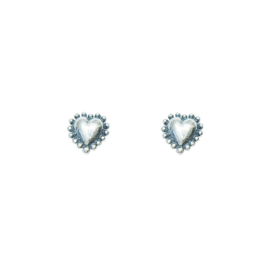 Aretes Mini Corazón Puntos, joya de plata .925 – Gabriela Sánchez (vista 2)