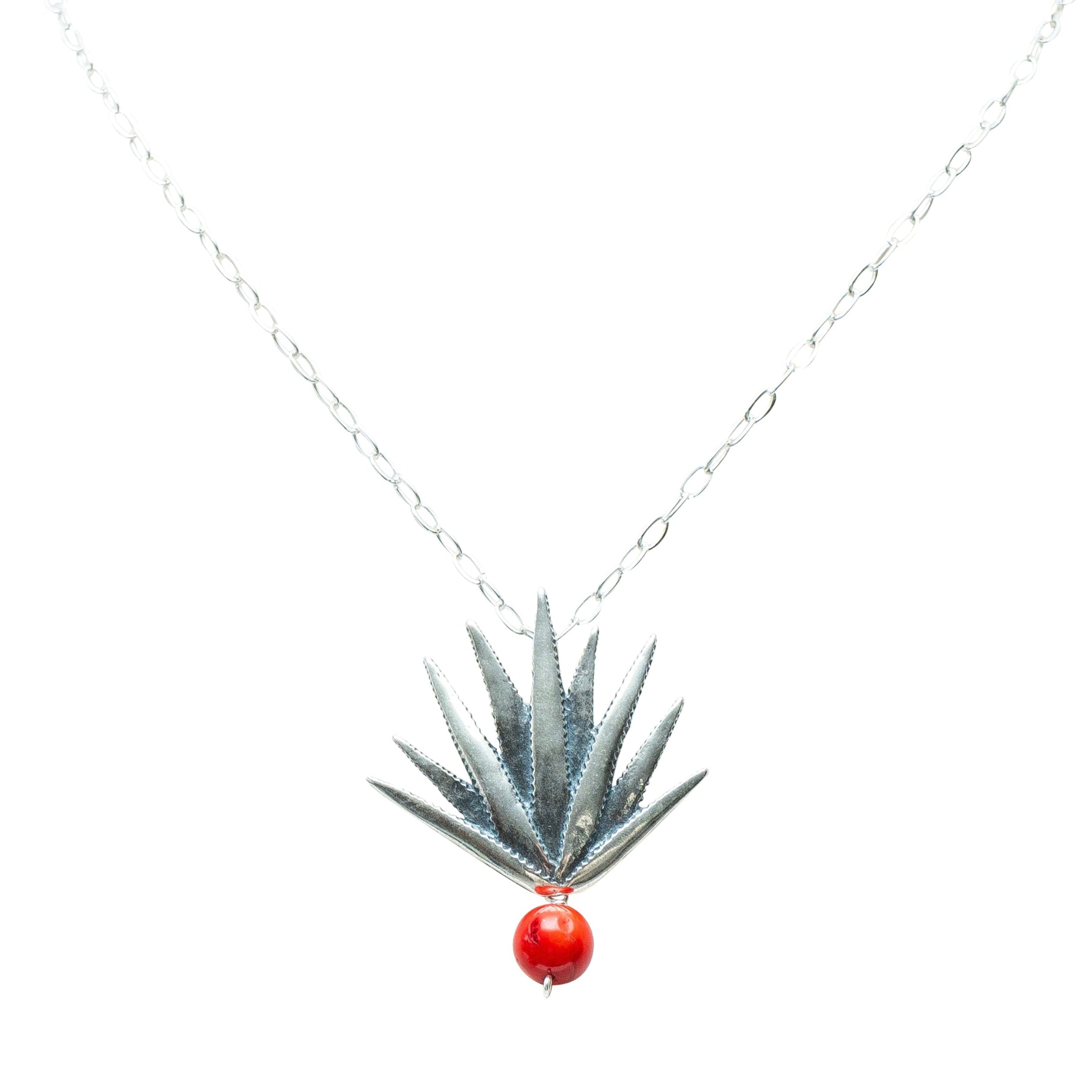 Dije Agave de Coral, joya de plata .925 – Gabriela Sánchez