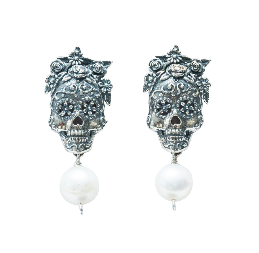 Aretes Calaverita Linda, joya de plata .925, con perla – Gabriela Sánchez