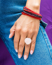 Pulsera Sabor Frambuesa, joya de plata .925, con granate y coral – Gabriela Sánchez (vista 3)