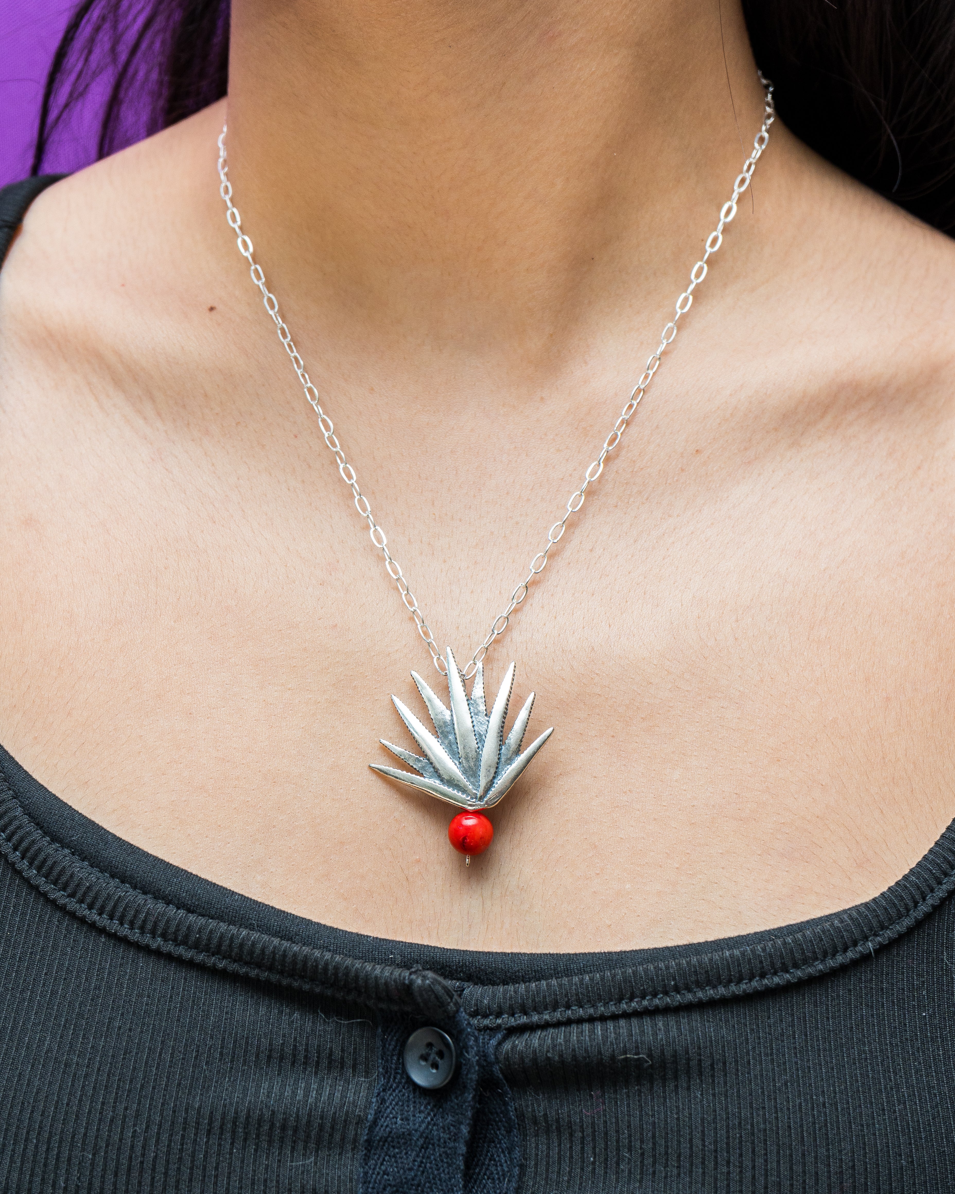 Dije Agave de Coral, joya de plata .925 – Gabriela Sánchez (vista 2)