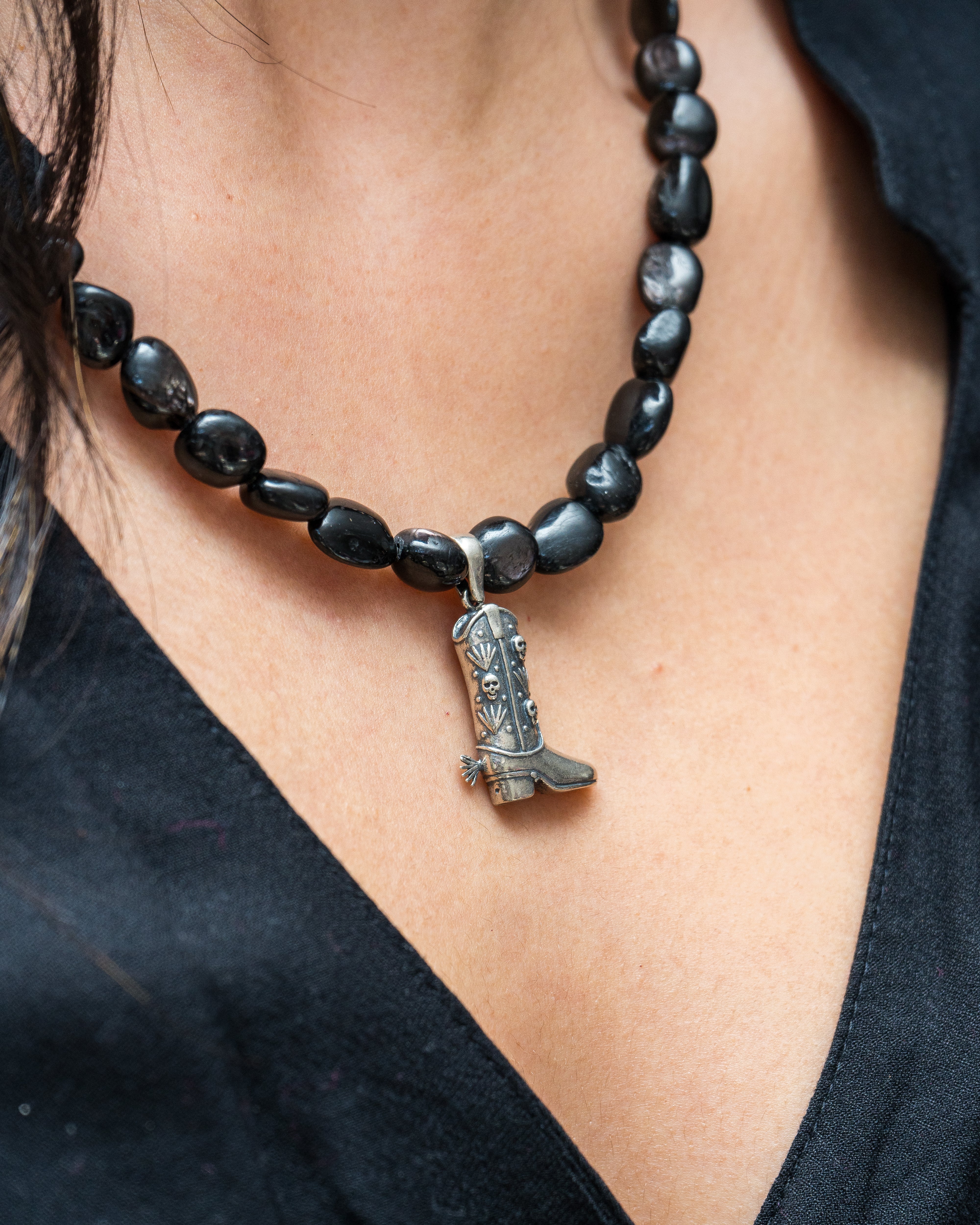 Collar La Bota, joya de plata .925, con ágata – Gabriela Sánchez (vista 2)