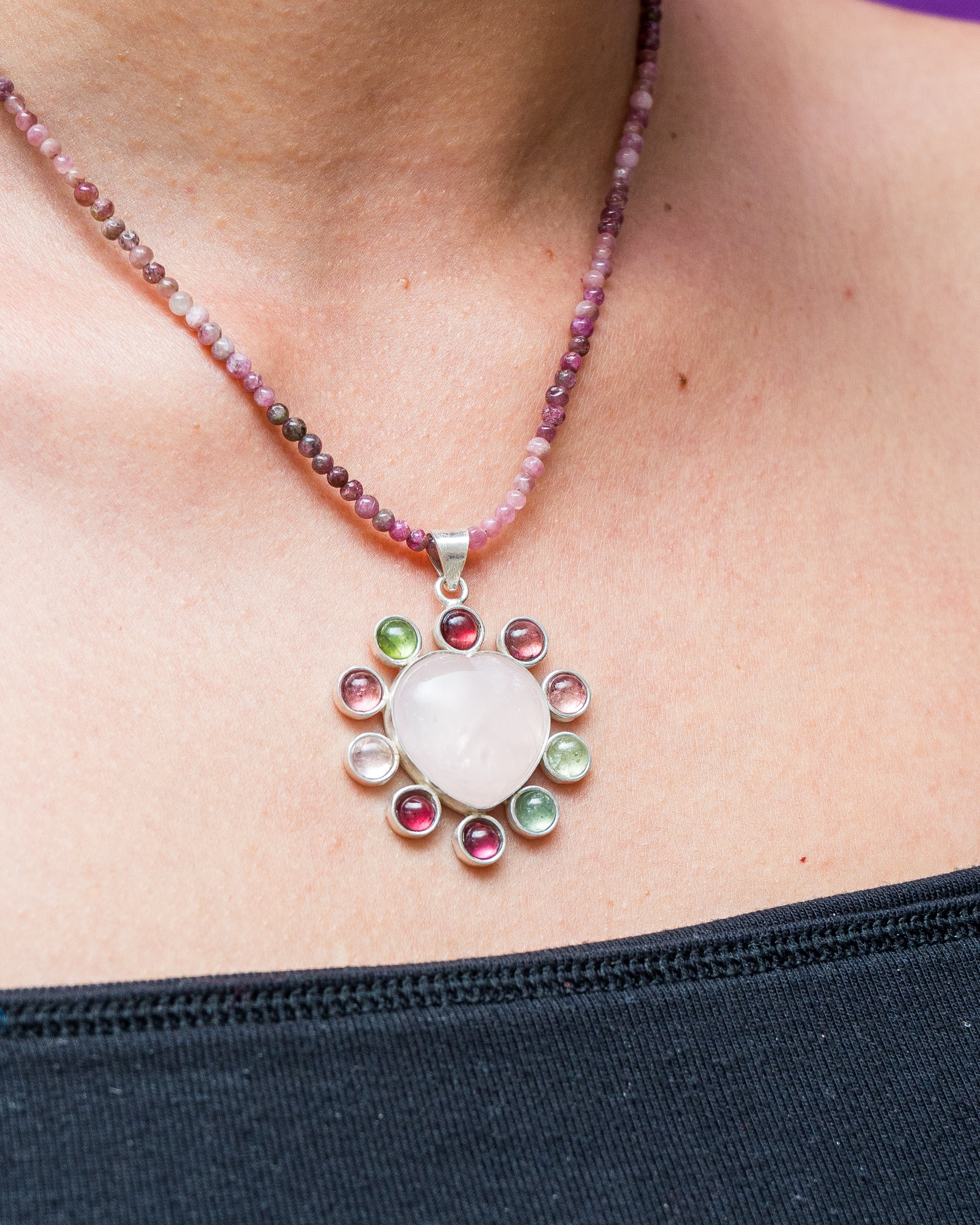Collar Rosa Perfecto, joya de plata .925, con turmalina – Gabriela Sánchez (vista 2)