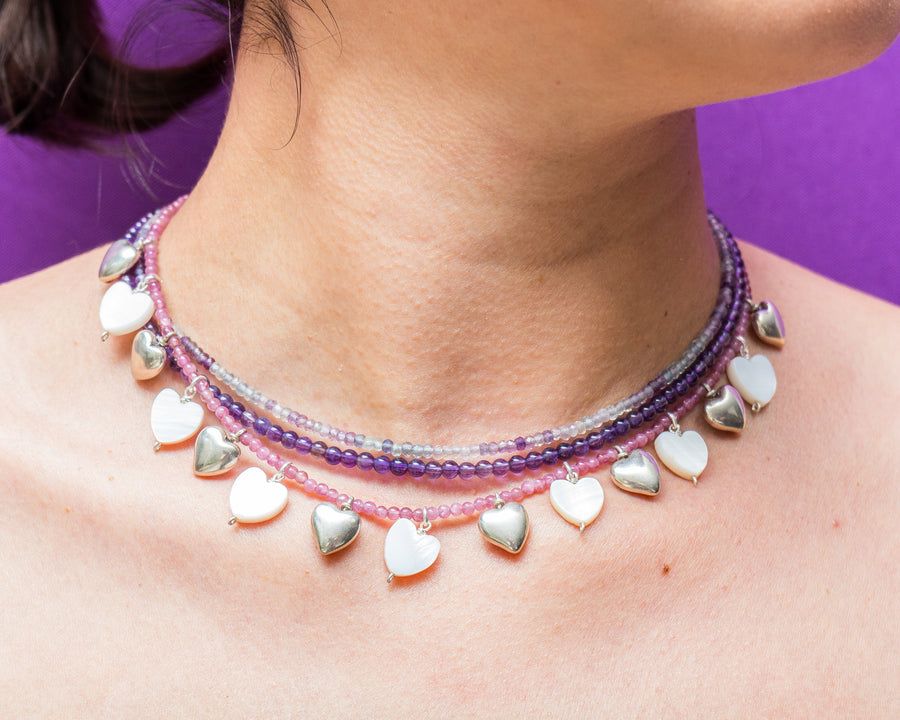 Collar Bombón Rosita, joya de plata .925, con fluorita y amatista – Gabriela Sánchez (vista 3)