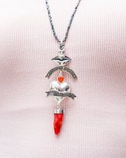 Collar Bésame Mucho Amorcito Corazón, joya de plata .925, con coral y hematita – Gabriela Sánchez (vista 8)