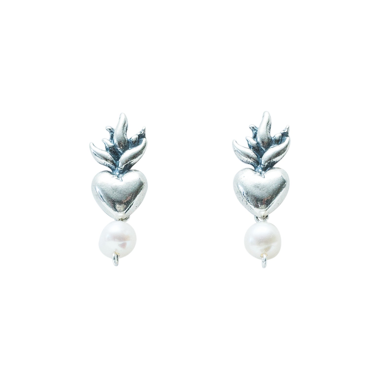 Aretes Fuego Aperlado, joya de plata .925 – Gabriela Sánchez