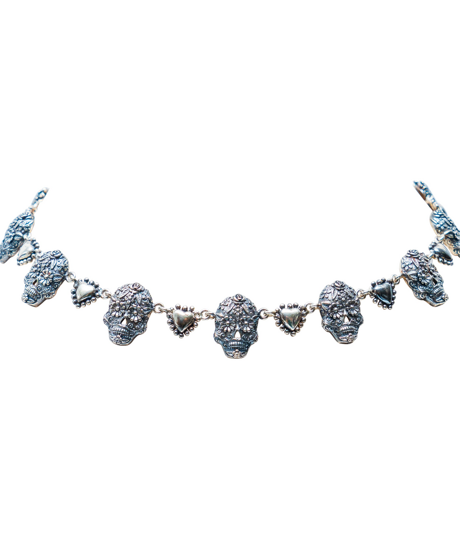 Gargantilla Calaca Corazón, joya de plata .925 – Gabriela Sánchez (vista 3)