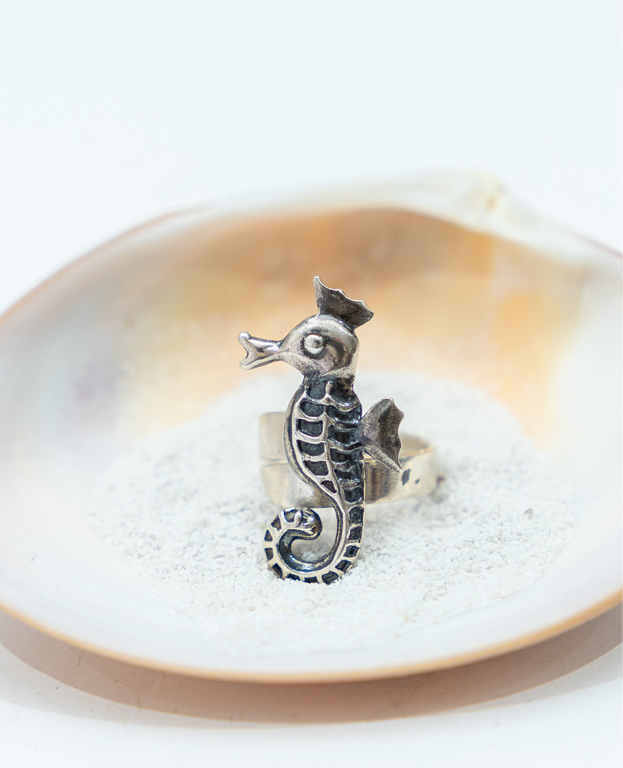 Anillo Caballito de Mar, joya de plata .925 – Gabriela Sánchez