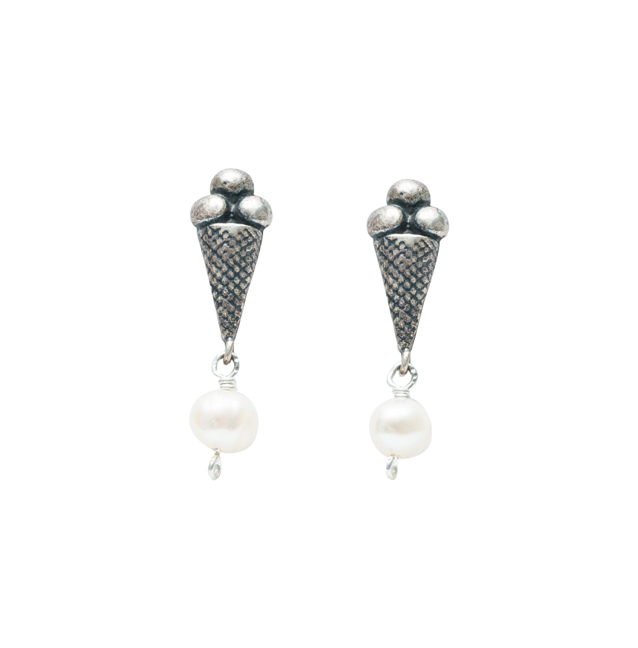 Aretes Helado de Vainilla, joya de plata .925, con perla – Gabriela Sánchez (vista 2)