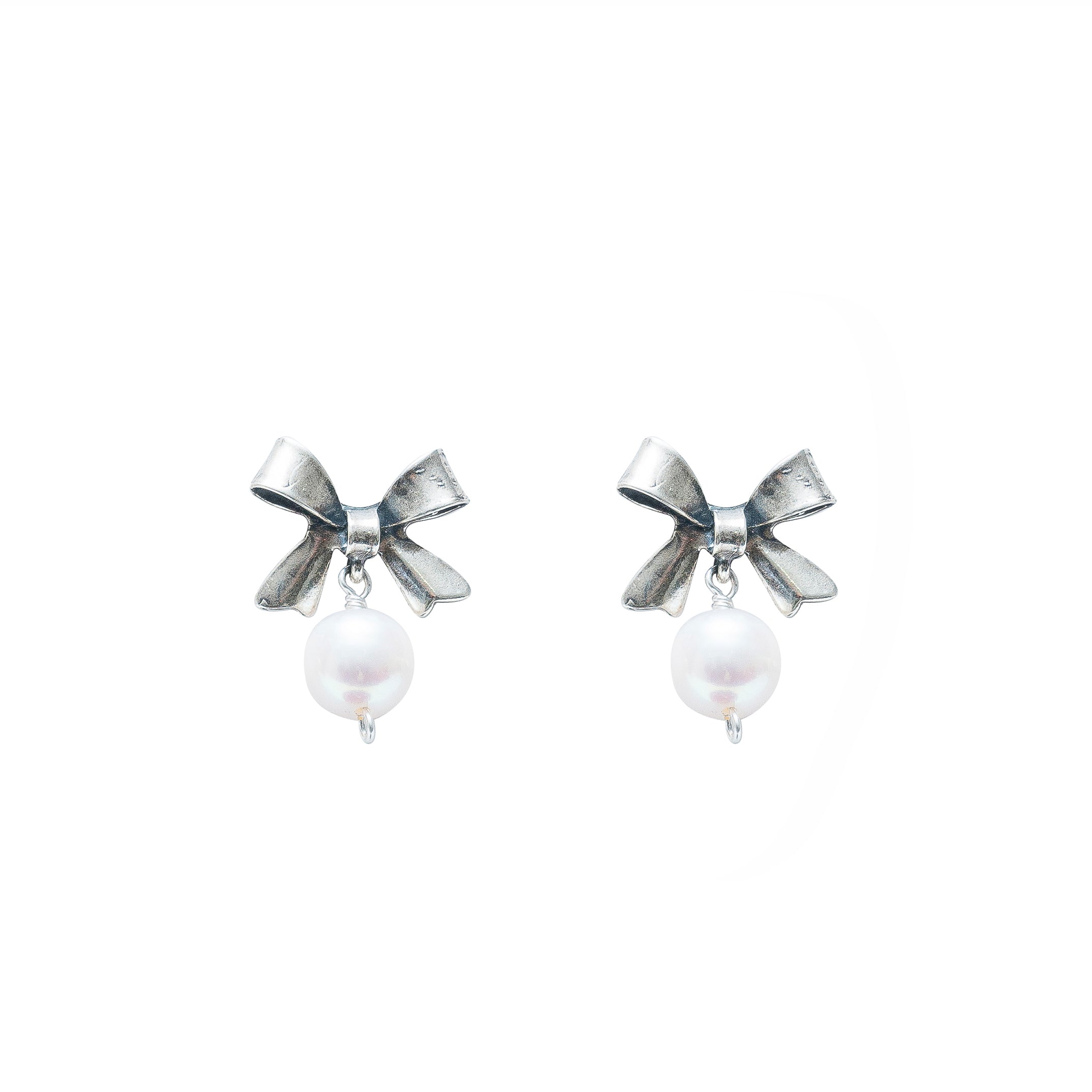 Aretes Moñito con Perla, joya de plata .925 – Gabriela Sánchez (vista 2)