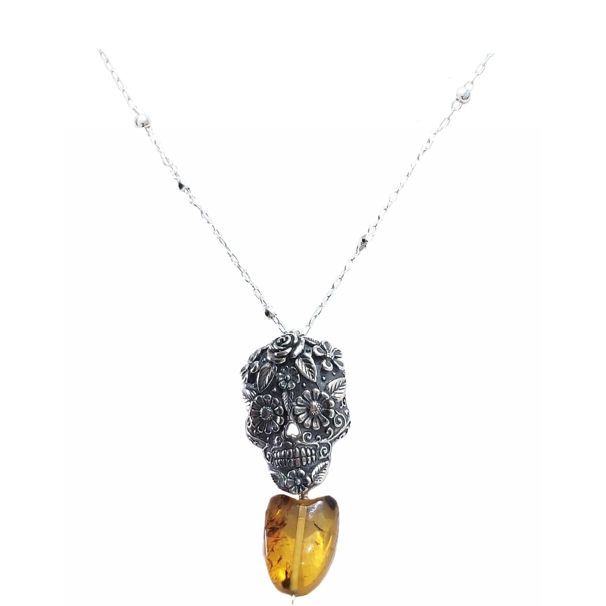 Dije Calavera con Ámbar, joya de plata .925 – Gabriela Sánchez