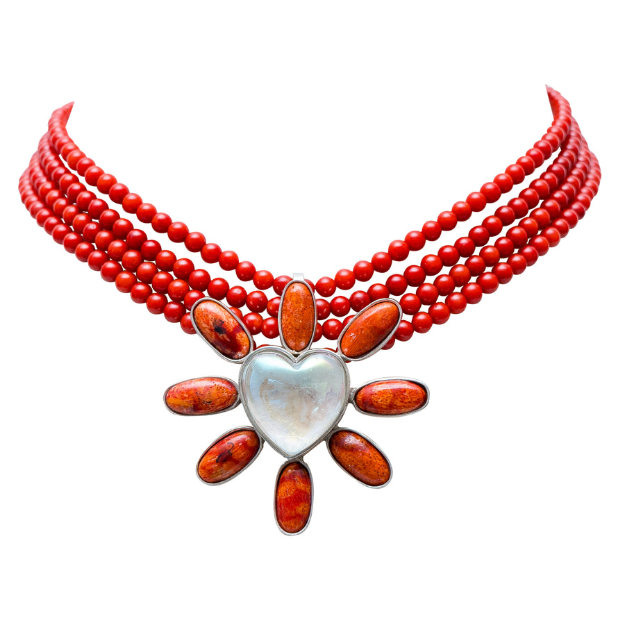 Collar Corazón Fuerte Resplandor, joya de plata .925, con coral y cuarzo – Gabriela Sánchez