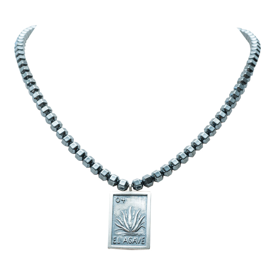 Collar Lotería Agave Maximiliana, joya de plata .925, con hematita – Gabriela Sánchez (vista 3)