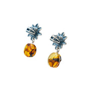 Aretes Quetzalcóatl Dorado, joya de plata .925, con ámbar – Gabriela Sánchez (vista 5)
