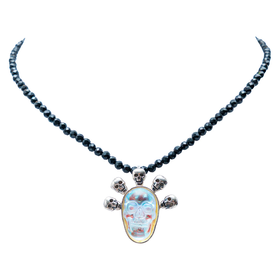 Collar Miquiztli, joya de plata .925, con espinela y cuarzo tornasol – Gabriela Sánchez (vista 2)