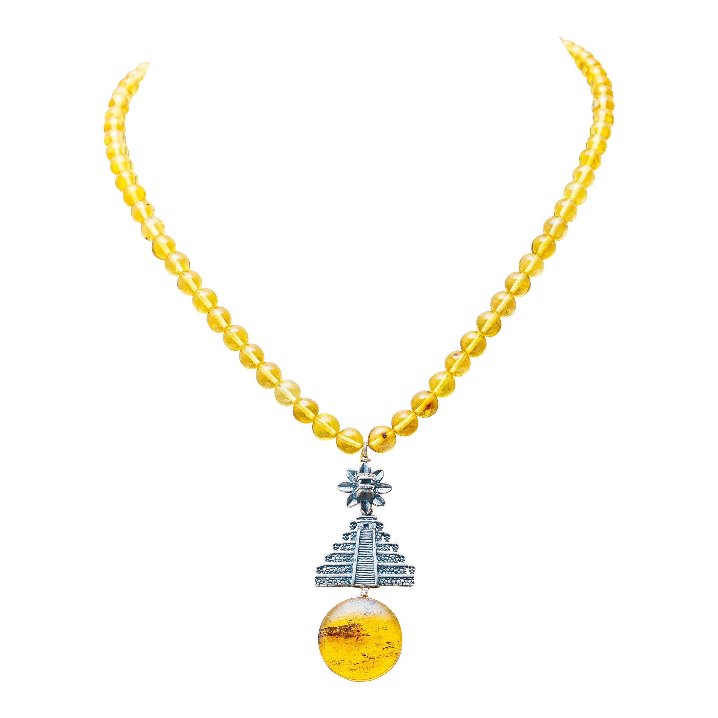 Collar Pirámide del Sol, joya de plata .925, con ámbar – Gabriela Sánchez