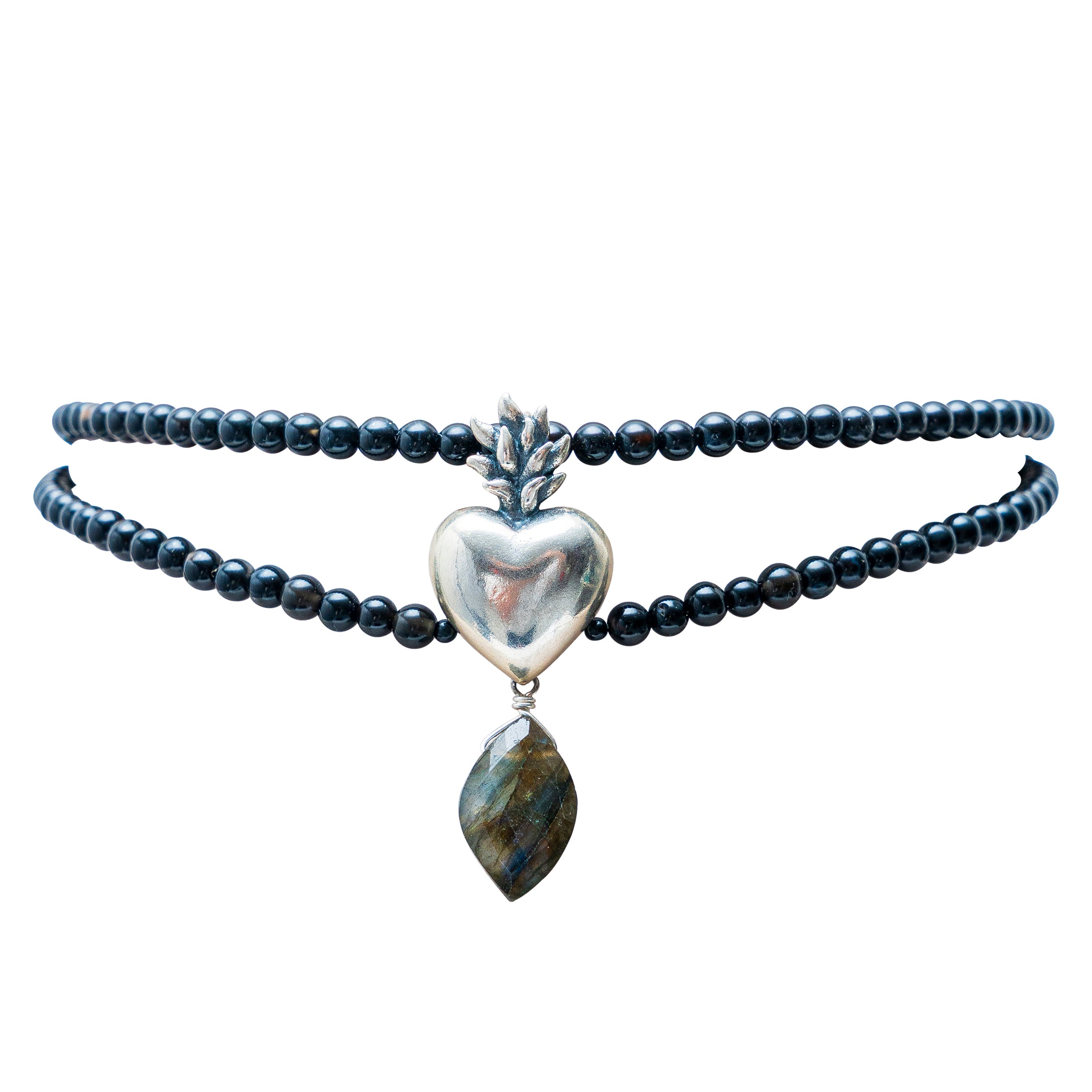 Choker Semilla Lunar, joya de plata .925, con ónix y labradorita – Gabriela Sánchez
