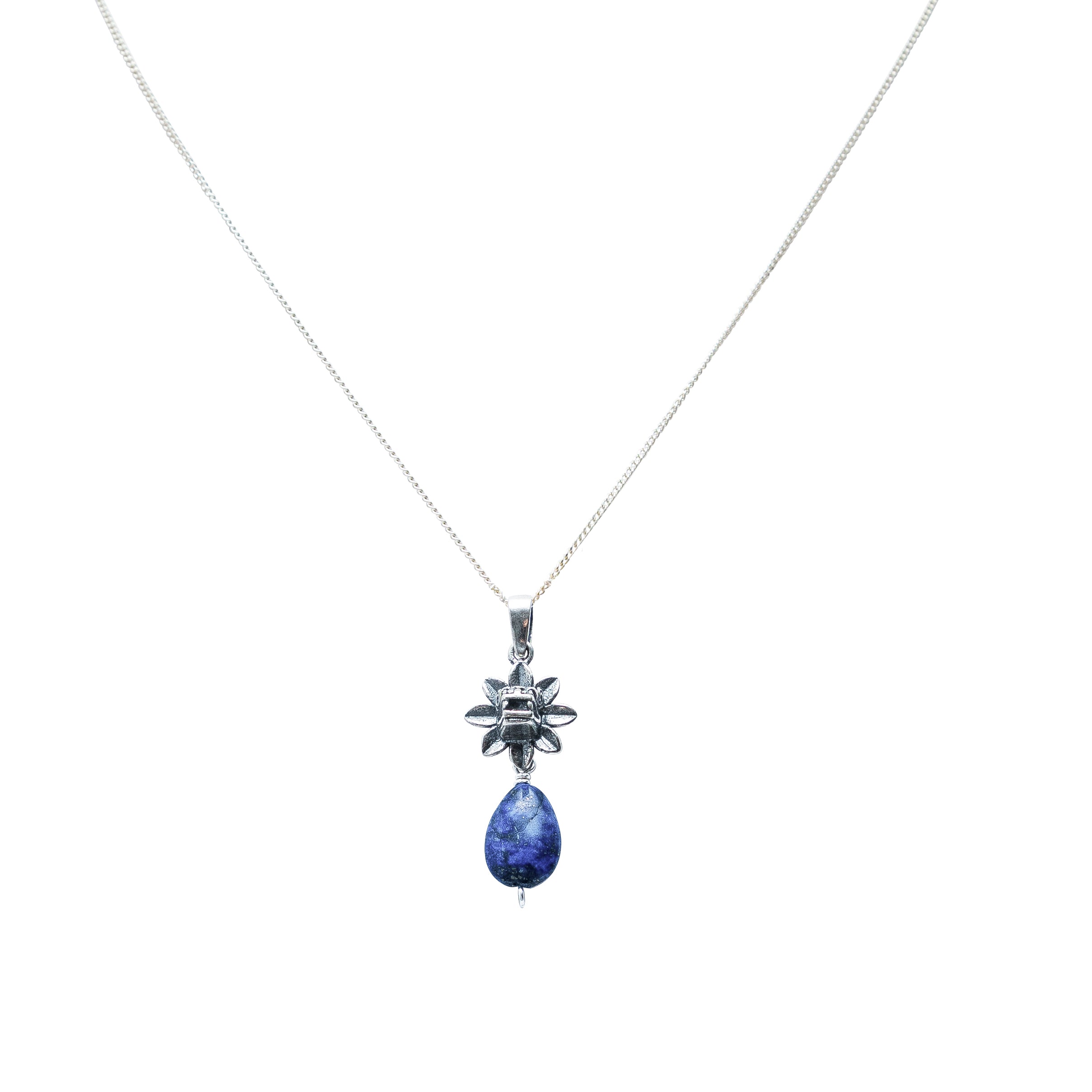 Dije Sagrado Azul, joya de plata .925, con lapislázuli – Gabriela Sánchez