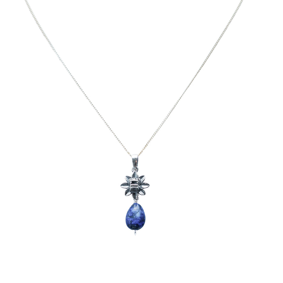 Dije Sagrado Azul, joya de plata .925, con lapislázuli – Gabriela Sánchez