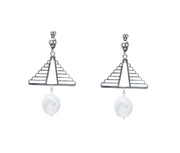 Aretes Descenso Sagrado, joya de plata .925, con perla – Gabriela Sánchez