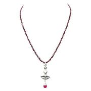 Collar Amor Rosé, joya de plata .925, con granate y rubí – Gabriela Sánchez