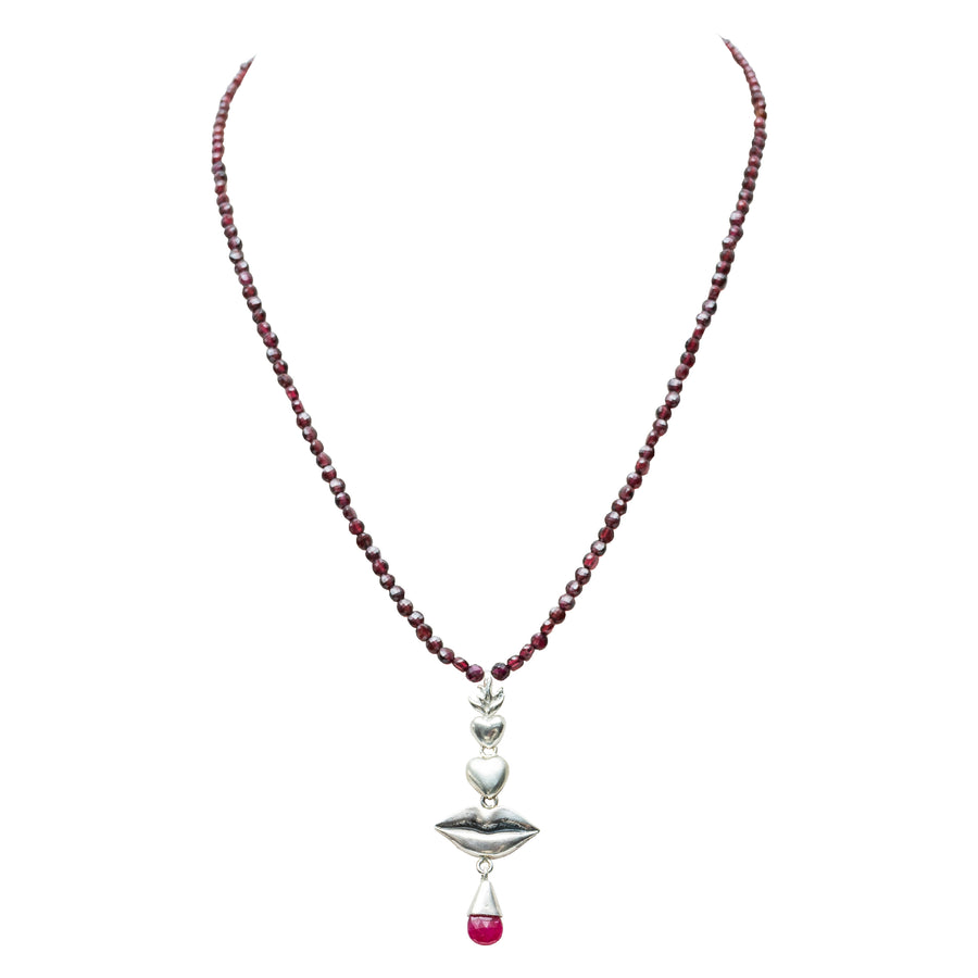 Collar Amor Rosé, joya de plata .925, con granate y rubí – Gabriela Sánchez