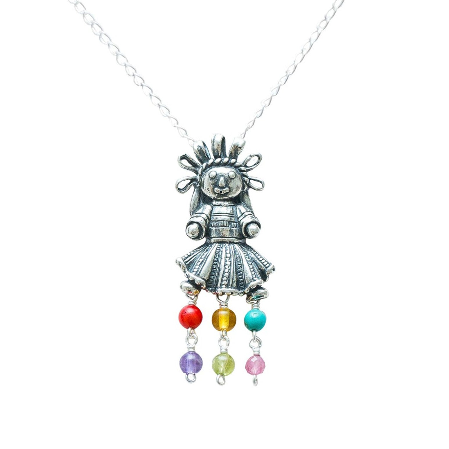 Dije Muñeca Mediana Colorida, joya de plata .925, con gemas de colores – Gabriela Sánchez