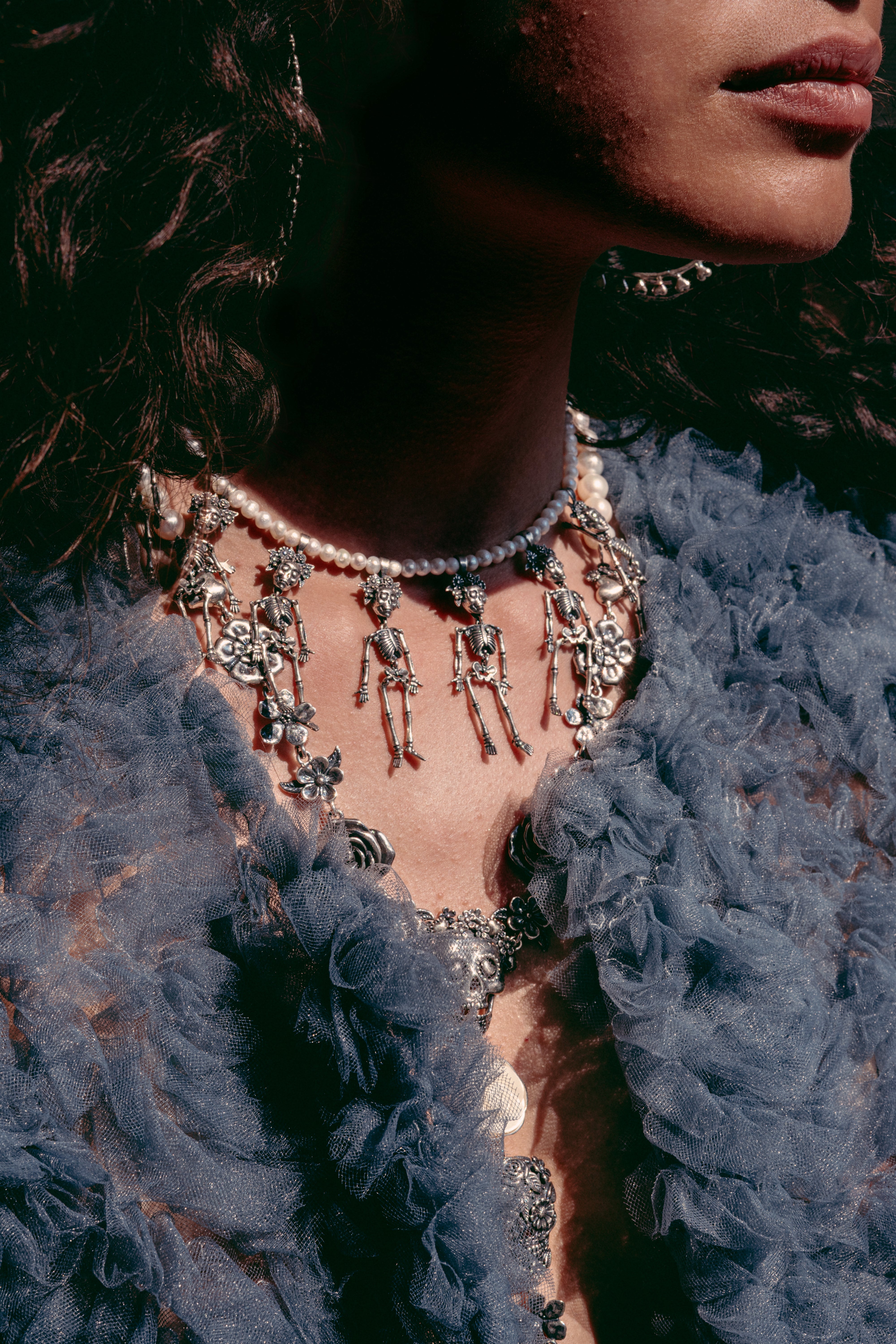 Choker La muerte Murió de Flaca, joya de plata .925, con perla – Gabriela Sánchez (vista 2)