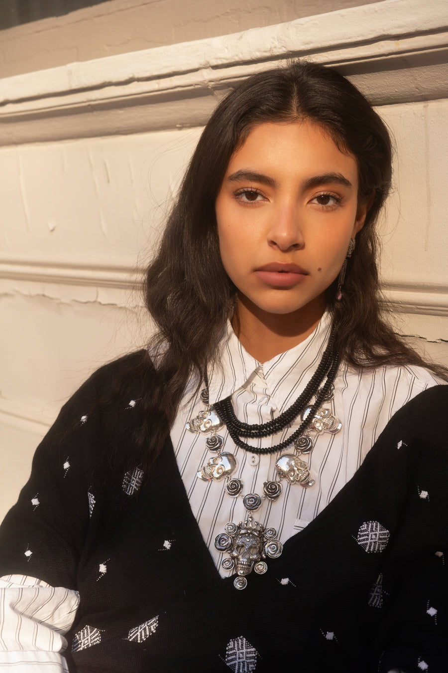 Collar Humo de Comal, joya de plata .925, con concha y ónix – Gabriela Sánchez (vista 3)