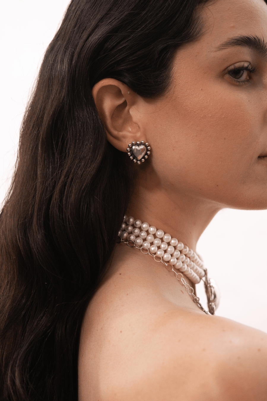 Aretes Corazón con Puntos Mediano, joya de plata .925 – Gabriela Sánchez (vista 2)