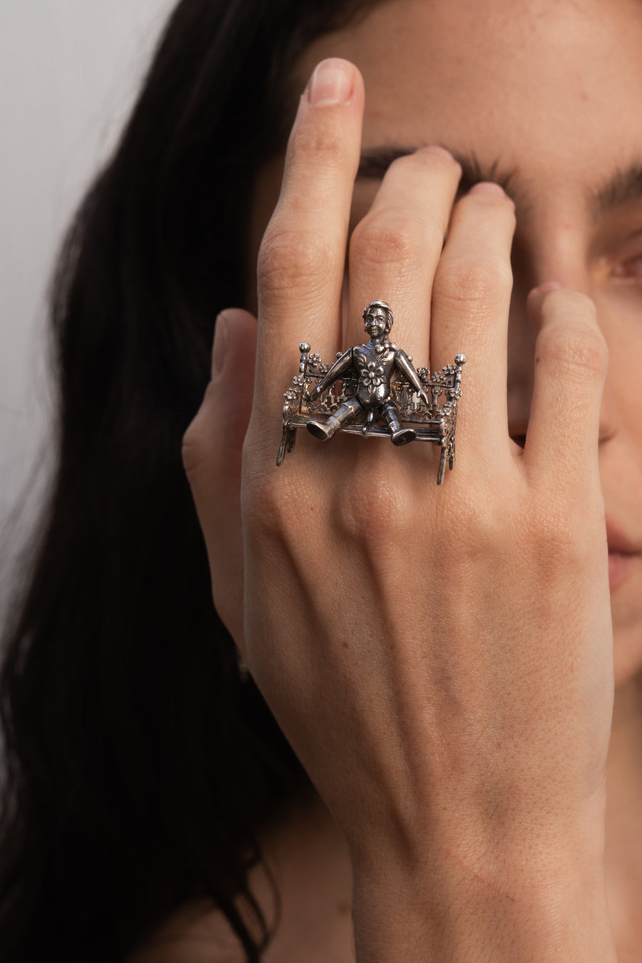 Anillo Muñeca en el Parque, joya de plata .925 – Gabriela Sánchez (vista 2)
