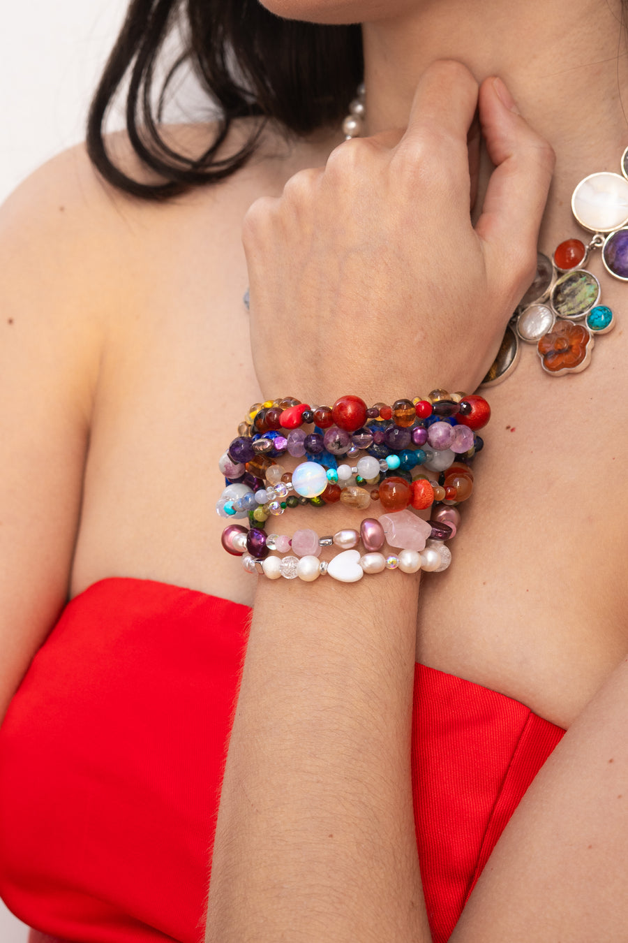 Pulsera Surtido rico de Recuerdos, joya de plata .925, con coral y cornalina – Gabriela Sánchez (vista 4)