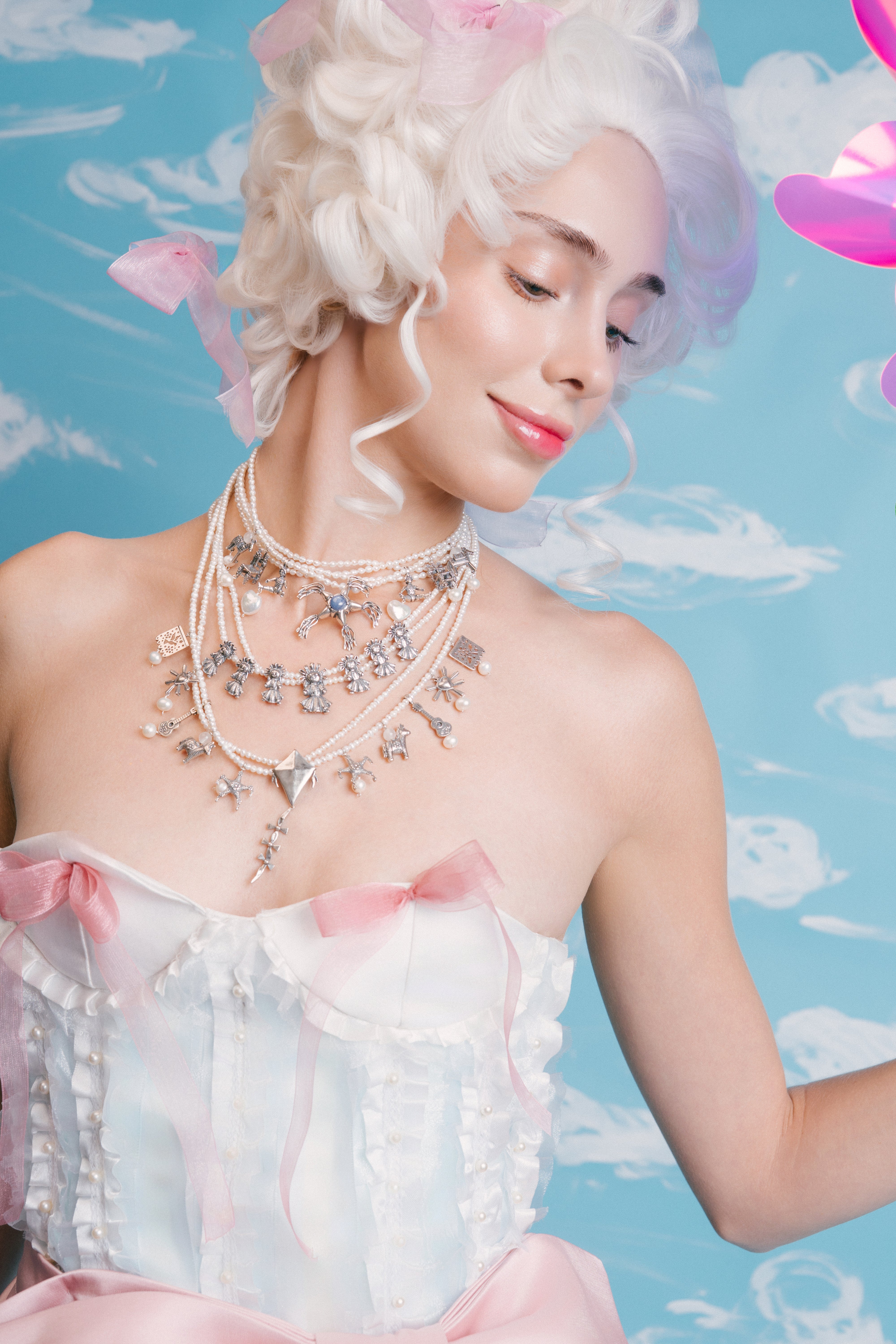 Collar Juegos de Vainilla, joya de plata .925, con perla – Gabriela Sánchez (vista 2)