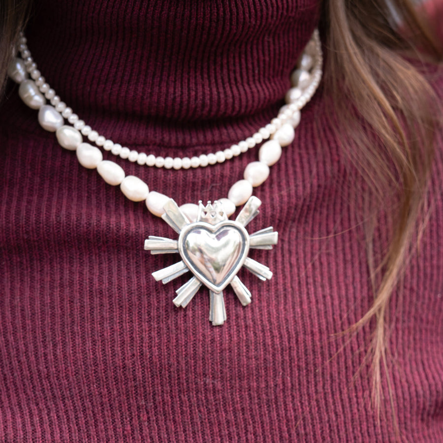 Collar Abrázame Mucho, joya de plata .925, con perla – Gabriela Sánchez (vista 2)