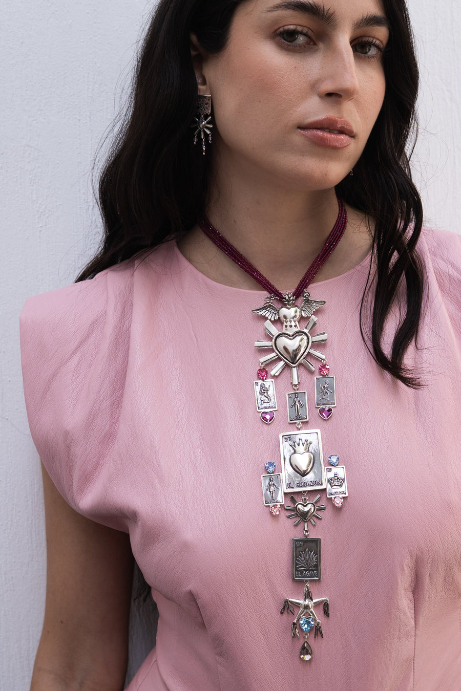 Collar Turrón Rosa de Guadalajara, joya de plata .925, con rubí y cristal Swarovski – Gabriela Sánchez (vista 3)