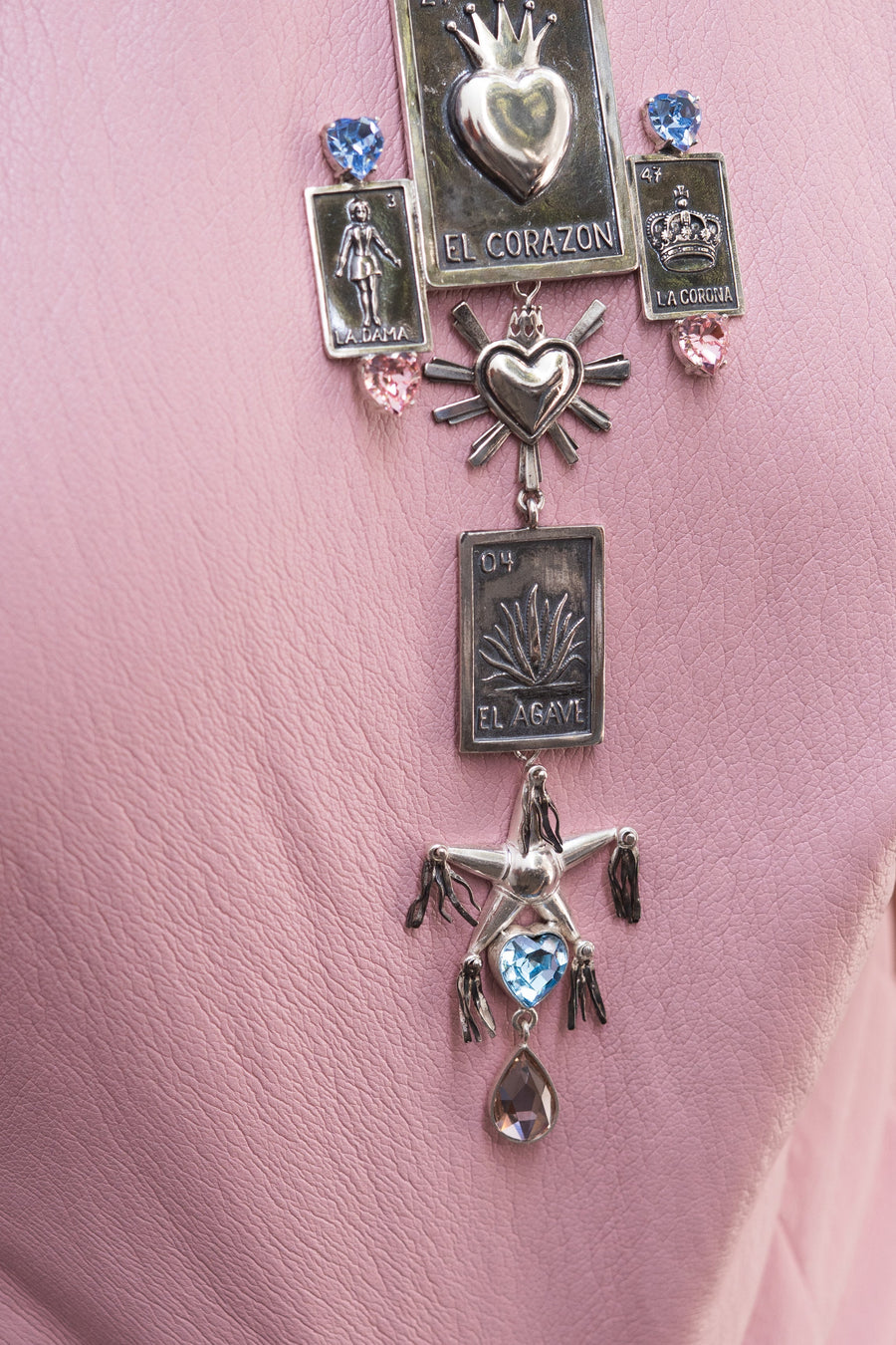 Collar Turrón Rosa de Guadalajara, joya de plata .925, con rubí y cristal Swarovski – Gabriela Sánchez (vista 5)