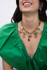 Collar Agave Dorado, joya de plata .925, con ámbar – Gabriela Sánchez (vista 3)