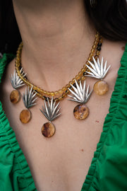 Collar Agave Dorado, joya de plata .925, con ámbar – Gabriela Sánchez (vista 4)