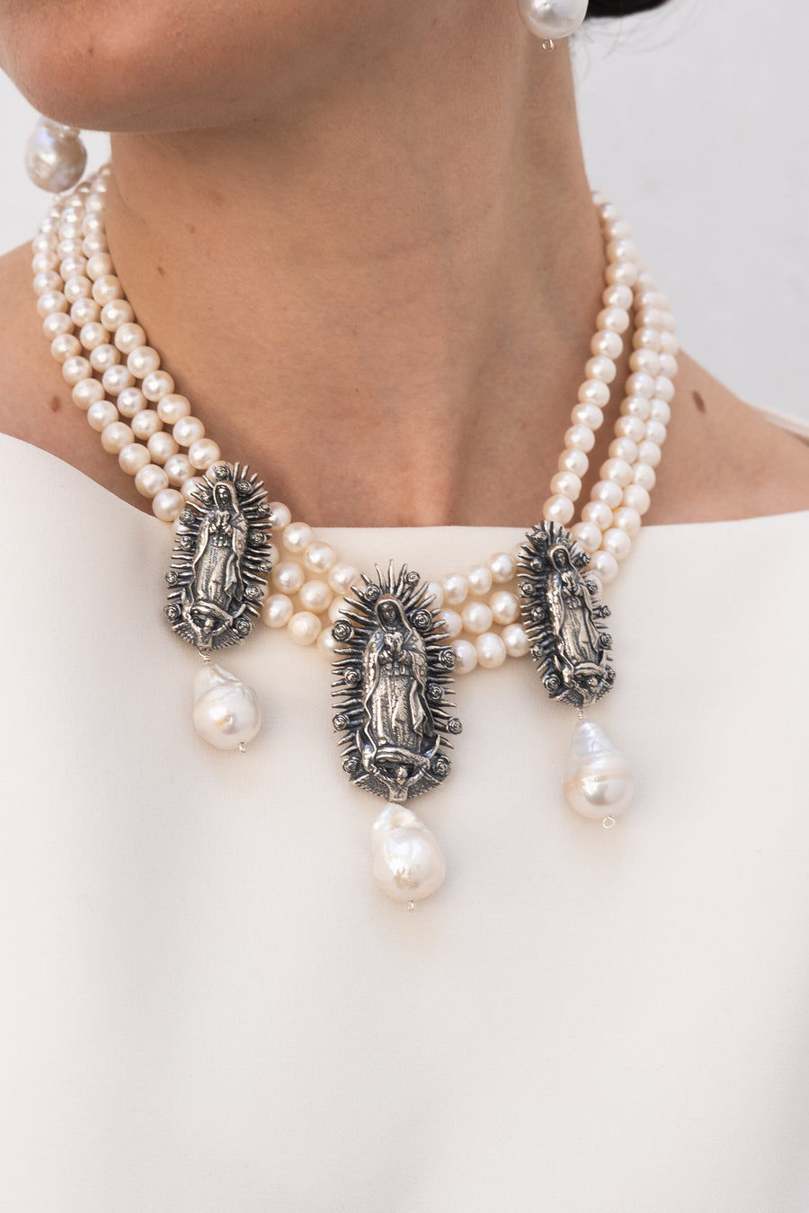 Collar Lupita, joya de plata .925, con perla – Gabriela Sánchez (vista 5)