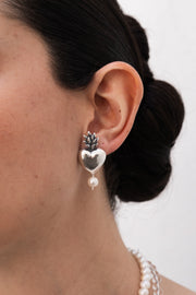 Aretes Corazón Ardiente con Perla, joya de plata .925 – Gabriela Sánchez (vista 2)