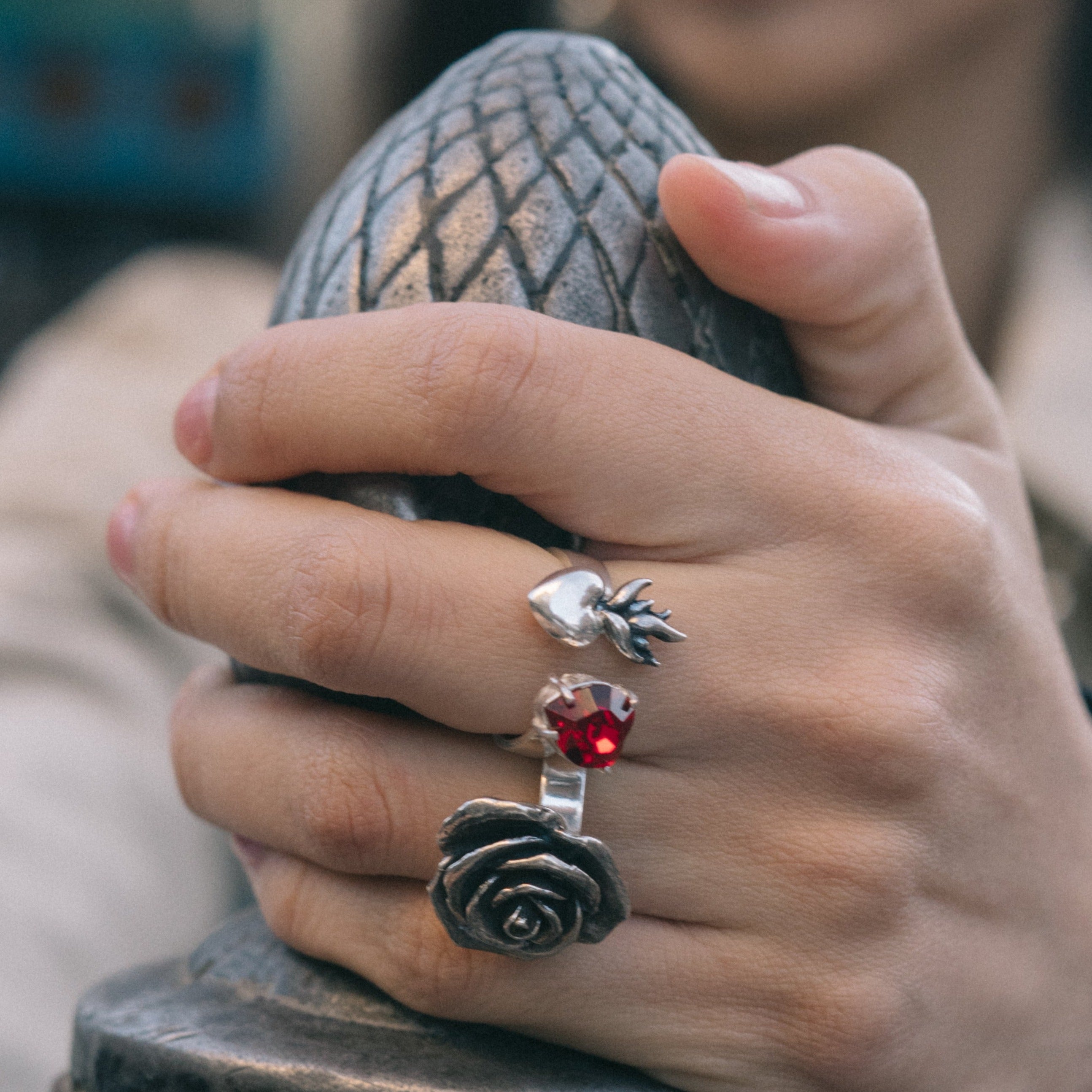 Anillo Querida Aries, joya de plata .925, con cristal Swarovski – Gabriela Sánchez (vista 2)