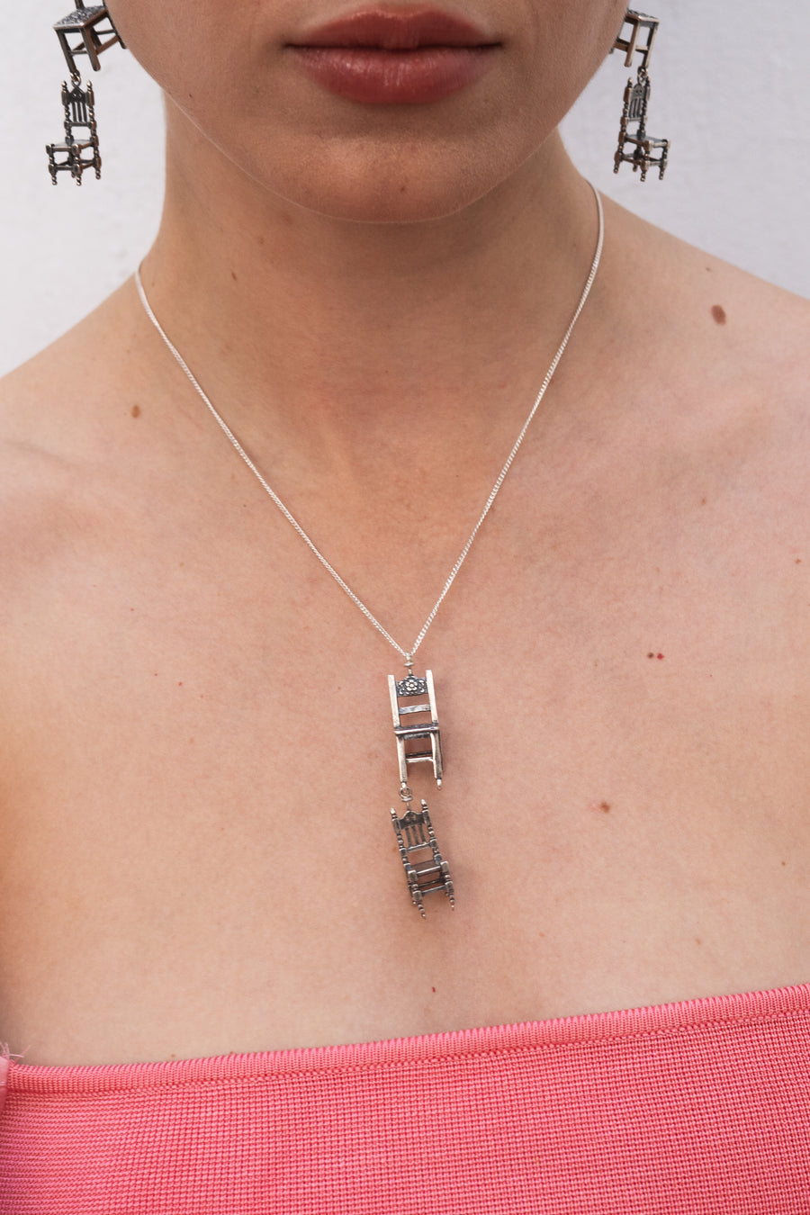 Dije Siéntate Corazón, joya de plata .925 – Gabriela Sánchez (vista 3)