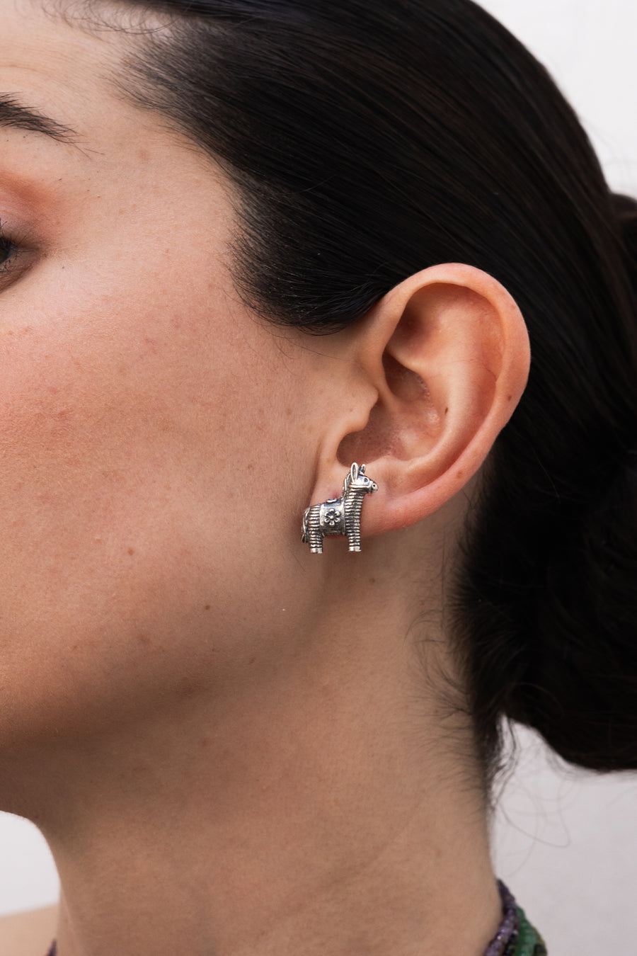 Aretes Piñata de Burrito, joya de plata .925 – Gabriela Sánchez (vista 2)