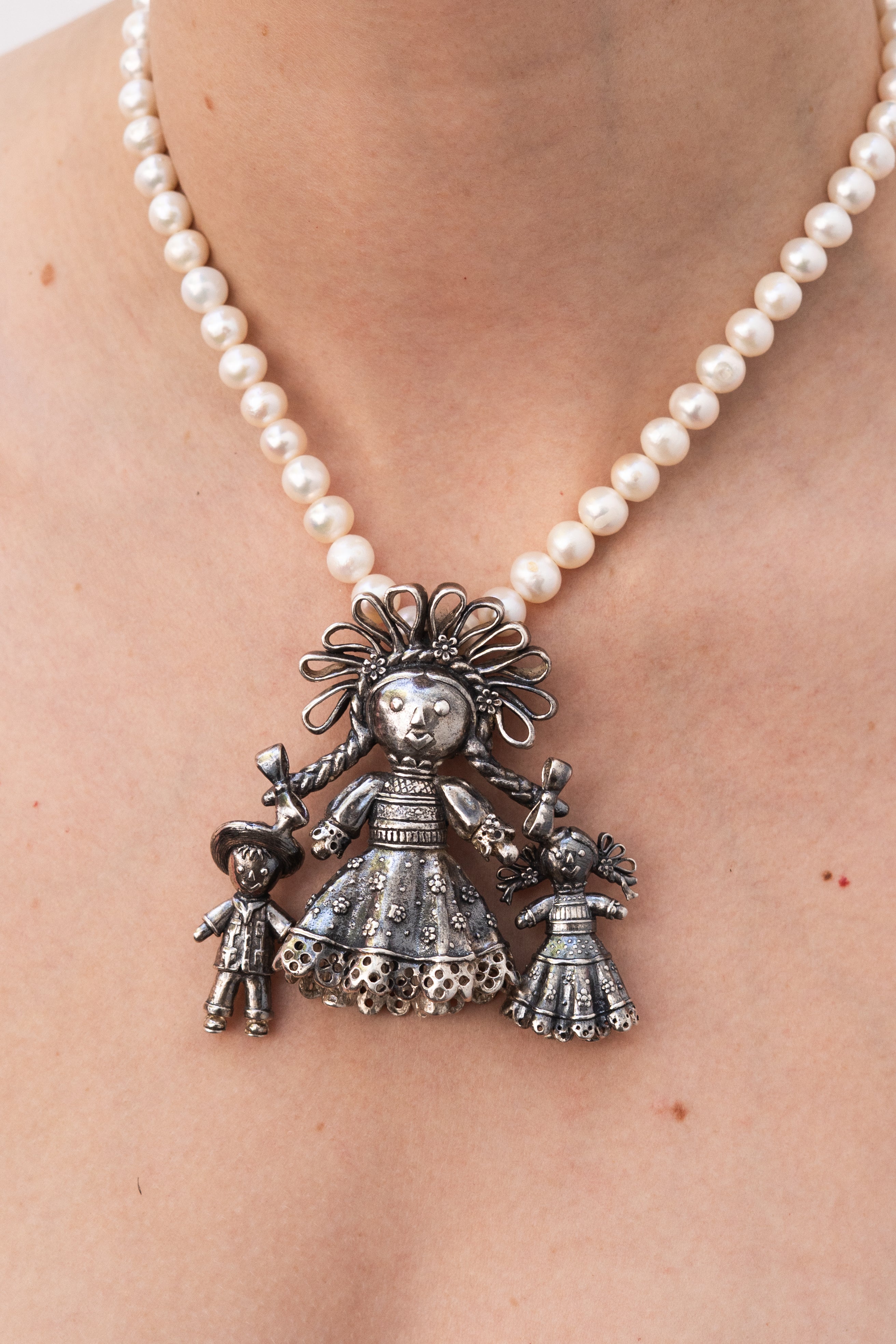 Collar Familia, joya de plata .925, con perla – Gabriela Sánchez
