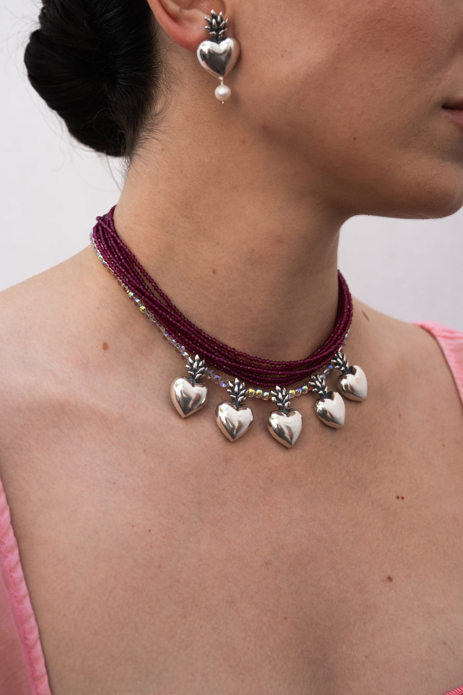 Choker Pasión Sagrada, joya de plata .925, con rubí y cuarzo tornasol – Gabriela Sánchez (vista 4)