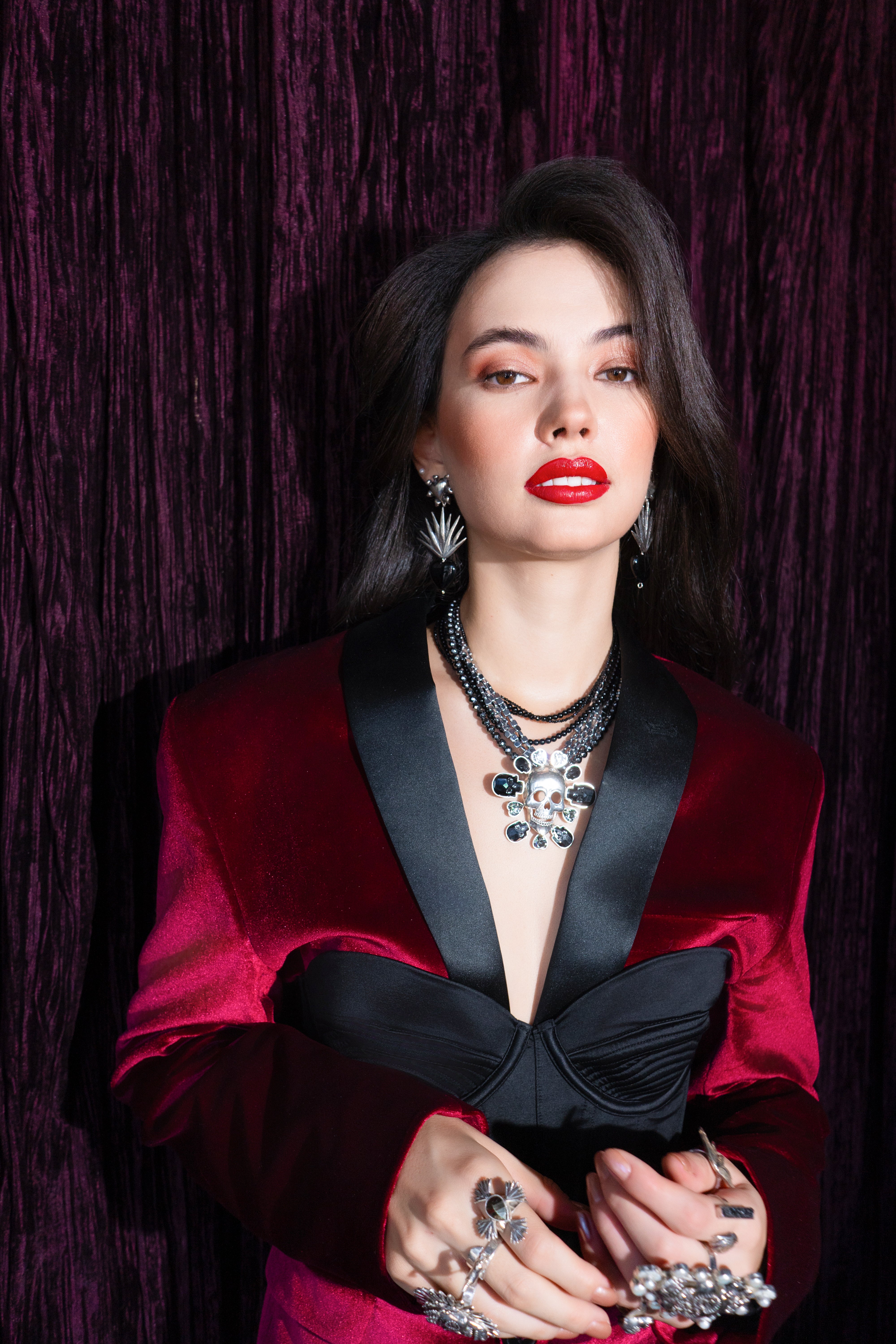 Collar Recuerdos Luminosos, joya de plata .925, con hematita y ónix – Gabriela Sánchez (vista 2)