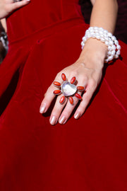 Anillo Tornasol Rojo, joya de plata .925, con cuarzo y coral – Gabriela Sánchez (vista 2)
