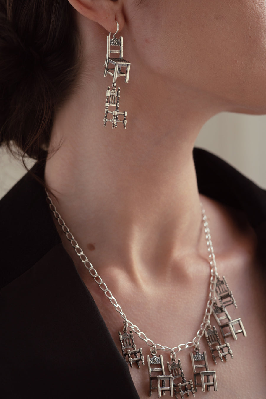 Aretes Siéntate Corazón, joya de plata .925 – Gabriela Sánchez (vista 3)